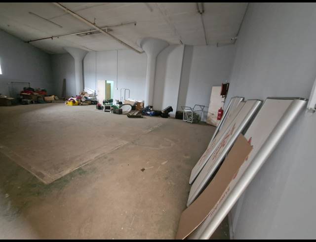280M² WAREHOUSE TO LET IN SPRINGFIELD